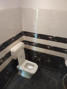 Bathroom Image of 750 Sq.ft 1.5 BHK Apartment / Flat for rent in Thakurpur Dehradun for Rs. 10000