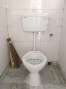 Common Bathroom Image of 860 Sq.ft 3 BHK Builder Floor for rent in Tollygunge Kolkata for Rs. 35500