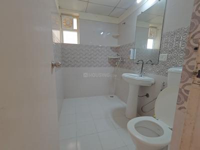 Bathroom Image of 1040 Sq.ft 2 BHK Apartment / Flat for rent in Gaurs 14th Avenue, Noida Extension Greater Noida for Rs. 27000
