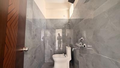 Bathroom Image of 1280 Sq.ft 2 BHK Apartment / Flat for sale in Manikonda Hyderabad for Rs. 8700000