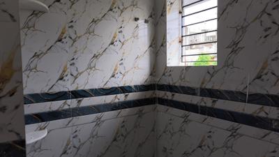 Bathroom Image of 450 Sq.ft 1 BHK Apartment / Flat for sale in Paschim Putiary Kolkata for Rs. 1700000