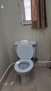 Bathroom Image of 700 Sq.ft 1 BHK Builder Floor for rent in Hauz Khas New Delhi for Rs. 40000