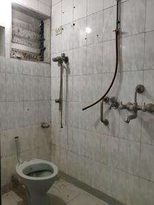 Common Bathroom Image of 1200 Sq.ft 3 BHK Apartment / Flat for sale in Thane West Thane for Rs. 9500000