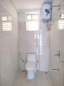 Common Bathroom Image of 1203 Sq.ft 2 BHK Builder Floor for rent in Harlur Bengaluru for Rs. 60000