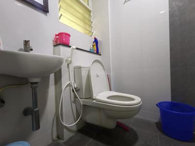 Bathroom Image of 2200 Sq.ft 4 BHK Builder Floor for rent in Adyar Chennai for Rs. 85000