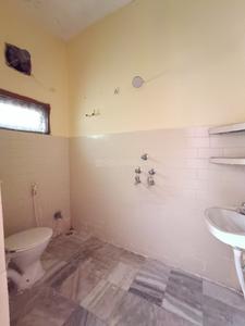 Bathroom Image of 1800 Sq.ft 3 BHK Builder Floor for rent in Tarnaka Secunderabad for Rs. 26000
