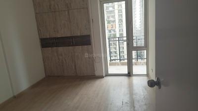 Bedroom Image of 1200 Sq.ft 3 BHK Apartment / Flat for rent in DLF Capital Greens Phase 1 And 2, Karampura New Delhi for Rs. 60000