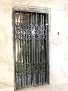 Lift Image of 600 Sq.ft 2 BHK Apartment / Flat for sale in Sarada Pally Kolkata for Rs. 2400000