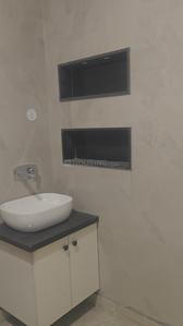Bathroom Image of 720 Sq.ft 2 BHK Builder Floor for sale in Mukherjee Nagar New Delhi for Rs. 8500000