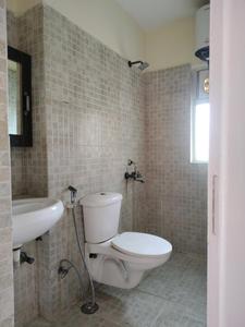 Common Bathroom Image of 1350 Sq.ft 3 BHK Apartment / Flat for sale in Paras Tierea, Sector 137 Noida for Rs. 13000000