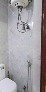 Bathroom Image of 450 Sq.ft 1 BHK Builder Floor for rent in RWA Chittaranjan Park Block B, Chittaranjan Park New Delhi for Rs. 28500