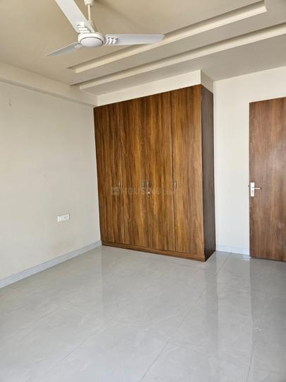 4 bhk semi furnished flat for rent Bedroom 1
