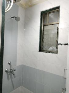 Common Bathroom Two Image of 600 Sq.ft 1 BHK Apartment / Flat for rent in Bharat Vihar New Delhi for Rs. 27000