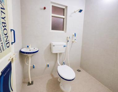 Bathroom Image of 450 Sq.ft 2 BHK Apartment / Flat for sale in Radhakishan Pura Sikar for Rs. 2100000