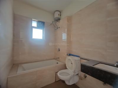 Bathroom Image of 2800 Sq.ft 4.5 BHK Apartment / Flat for sale in Indiabulls Greens 4, Panvel Navi Mumbai for Rs. 23000000