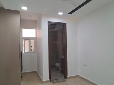 Bedroom Image of 1600 Sq.ft 3 BHK Builder Floor for rent in Rajouri Garden New Delhi for Rs. 40000