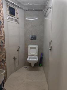 Common Bathroom One Image of 635 Sq.ft 2 BHK Apartment / Flat for sale in Dahisar East Mumbai for Rs. 13200000