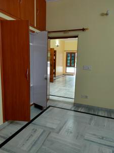Bedroom Image of 2800 Sq.ft 3 BHK Builder Floor for rent in Gomti Nagar Lucknow for Rs. 32000