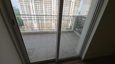 Balcony Image of 2350 Sq.ft 4 BHK Apartment / Flat for sale in DLF Express Greens, Manesar Gurgaon for Rs. 17500000