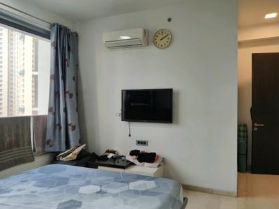 Bedroom Image of 915 Sq.ft 3 BHK Apartment / Flat for rent in Oberoi Eternia Towers A to D, Mulund West Mumbai for Rs. 80000