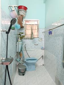 Common Bathroom Image of 1000 Sq.ft 2 BHK Builder Floor for sale in Tollygunge Kolkata for Rs. 4800000