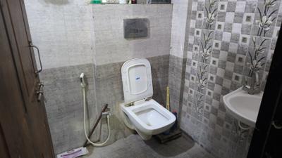 Bathroom Image of 250 Sq.ft 1 RK Builder Floor for rent in Ayodhya Bypass Bhopal for Rs. 3000