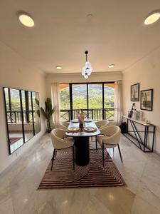 Hall Image of 1685 Sq.ft 3 BHK Apartment / Flat for sale in Hiranandani Gardens Lake Castle, Powai Mumbai for Rs. 63500000