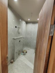 Bathroom Image of 1100 Sq.ft 3 BHK Builder Floor for sale in Mansarover Garden New Delhi for Rs. 18000000