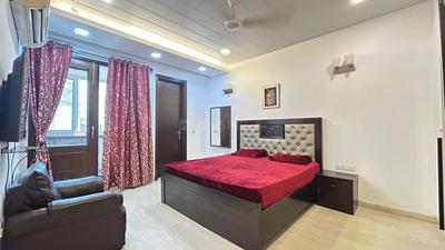 Bedroom Image of 2500 Sq.ft 3 BHK Builder Floor for rent in Safdarjung Enclave New Delhi for Rs. 170000