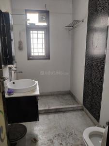 Bathroom Image of 2500 Sq.ft 3 BHK Builder Floor for rent in South City Floors 1, Sector 41 Gurgaon for Rs. 48000