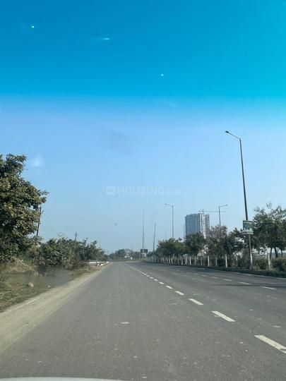 Sector 25 YEIDA Main Image 1