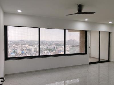 Living Room Image of 2547 Sq.ft 4 BHK Apartment / Flat for rent in Chanakyapuri Ahmedabad for Rs. 40000