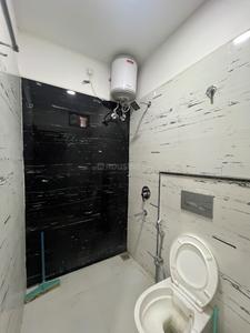 Bathroom Image of 650 Sq.ft 1 BHK Builder Floor for rent in Mahalakshmi Nagar Indore for Rs. 20000