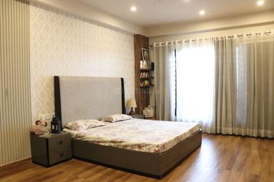 Bedroom Image of 4347 Sq.ft 4 BHK Builder Floor for sale in Malibu Town Floors, Sector 47 Gurgaon for Rs. 75000000