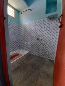 Bathroom Image of 450 Sq.ft 1 BHK Apartment / Flat for rent in Vijayanagar Bengaluru for Rs. 10000