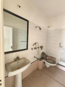 Bathroom Image of 2200 Sq.ft 5 BHK Apartment / Flat for sale in Seawoods Estate, Seawoods Navi Mumbai for Rs. 95000000