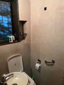 Bathroom Image of 750 Sq.ft 2 BHK Apartment / Flat for rent in Shivaji Park Mumbai for Rs. 80000