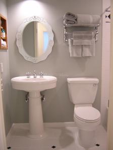 Bathroom Image of 800 Sq.ft 2 BHK Apartment / Flat for sale in Zee Sargam, Vile Parle East Mumbai for Rs. 32000000