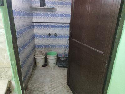 Bathroom Image of 668 Sq.ft 3 BHK Builder Floor for rent in Subzi Mandi New Delhi for Rs. 14500