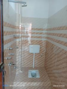 Bathroom Image of 700 Sq.ft 2 BHK Builder Floor for rent in Kumhrar Patna for Rs. 7000