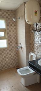 Bathroom Image of 1500 Sq.ft 3 BHK Apartment / Flat for rent in AWHO Vay Sector 8B G, Vrindavan Yojana Lucknow for Rs. 21000