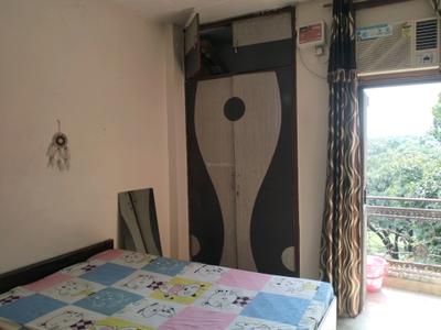 Bedroom Image of 750 Sq.ft 2 BHK Builder Floor for rent in Shalimar Bagh New Delhi for Rs. 23000