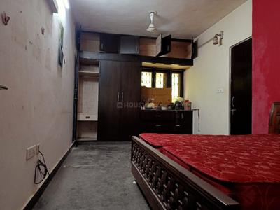 Bedroom Image of 1650 Sq.ft 3 BHK Apartment / Flat for sale in DDA Flats Sarita Vihar, Sarita Vihar New Delhi for Rs. 35500000