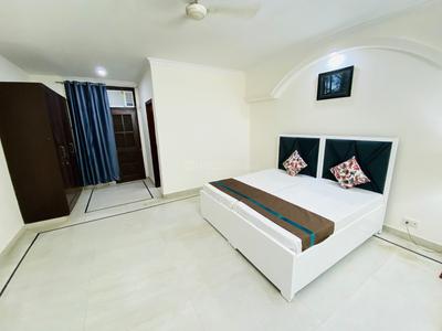 Bedroom Image of Urbanroomz Girls PG Nearby Dlf_CyberPark in DLF Phase 2, Gurgaon