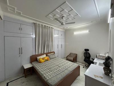 Bedroom Image of 2925 Sq.ft 4.5 BHK Builder Floor for sale in Janakpuri New Delhi for Rs. 52500000