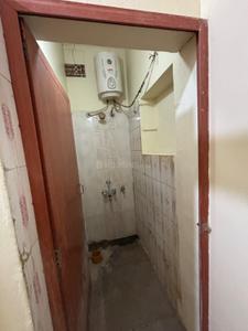 Bathroom Image of 1000 Sq.ft 2 BHK Independent House for rent in Shankarapuram Bengaluru for Rs. 25000