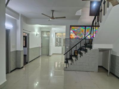 Hall Image of 3500 Sq.ft 5 BHK Independent House for rent in Sector 49 Noida for Rs. 70000