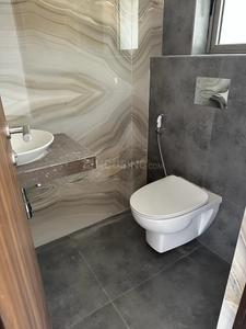 Bathroom Image of 2900 Sq.ft 4 BHK Apartment / Flat for sale in Hubtown Seasons, Chembur Mumbai for Rs. 110000000