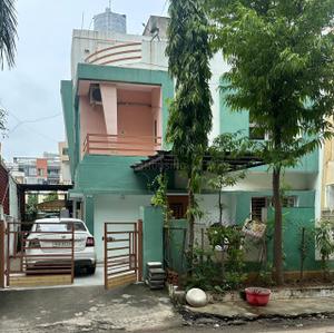 Image of 2400 Sq.ft 4 BHK Villa for sale in Motera, Ahmedabad for Rs. 32500000