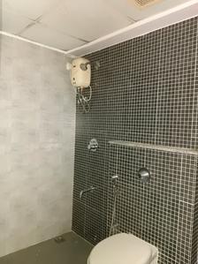 Common Bathroom Image of 1200 Sq.ft 3 BHK Apartment / Flat for sale in Lodha Lakeshore Greens, Palava Phase 2 Thane for Rs. 6400000